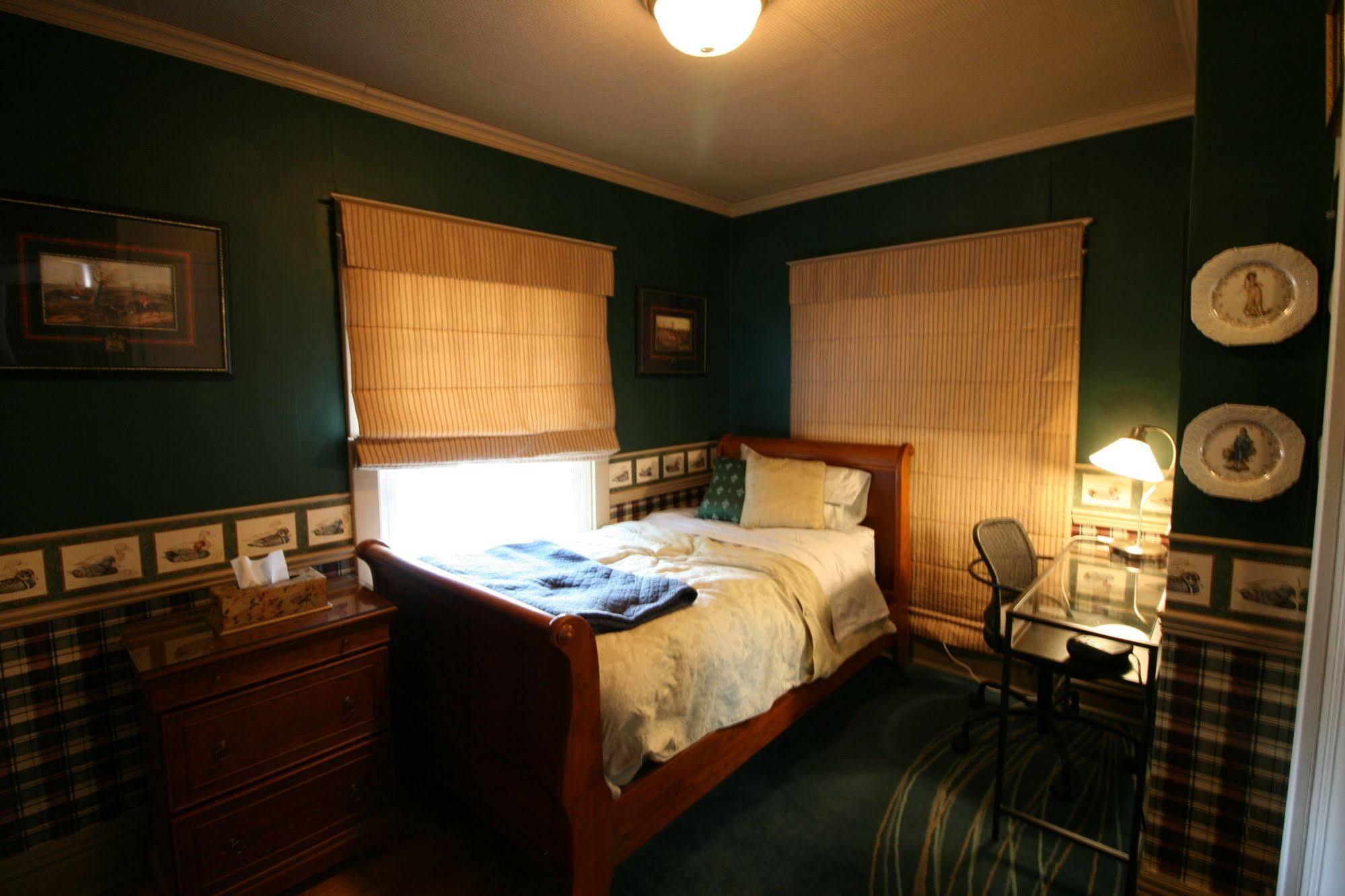 Rose Arden Bed & Breakfast Хамилтън Екстериор снимка